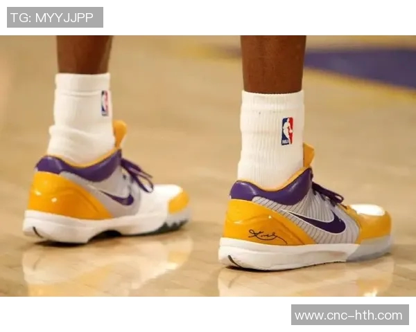 前NBA球员富尼耶推出两款专属Kobe4配色颜值如何一探究竟 前NBA球员富尼耶推出两款专属Kobe4配色颜值如何一探究竟