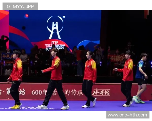 瓦妮莎携子女与坎迪斯帕克共赏道奇队晋级世界大赛精彩瞬间 瓦妮莎携子女与坎迪斯帕克共赏道奇队晋级世界大赛精彩瞬间